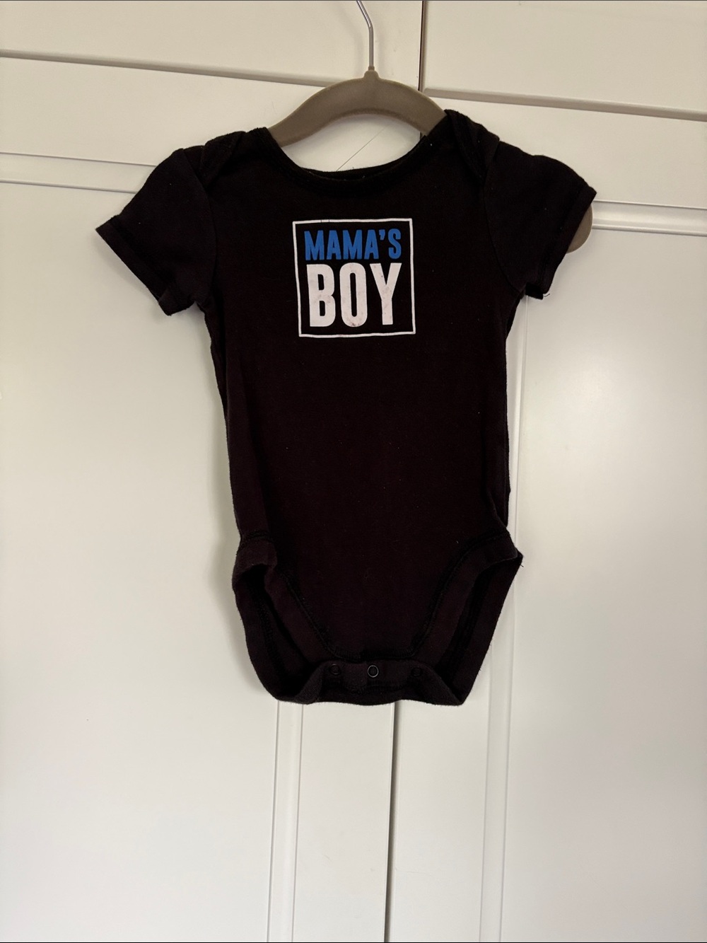 Black 'Mama's Boy' Short Sleeve Baby One-Piece